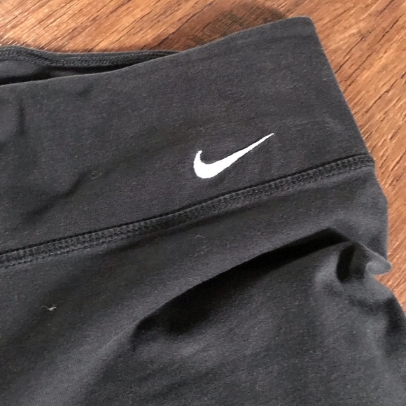 Nike cropped leg dry fit leggings - Picture 3 of 8